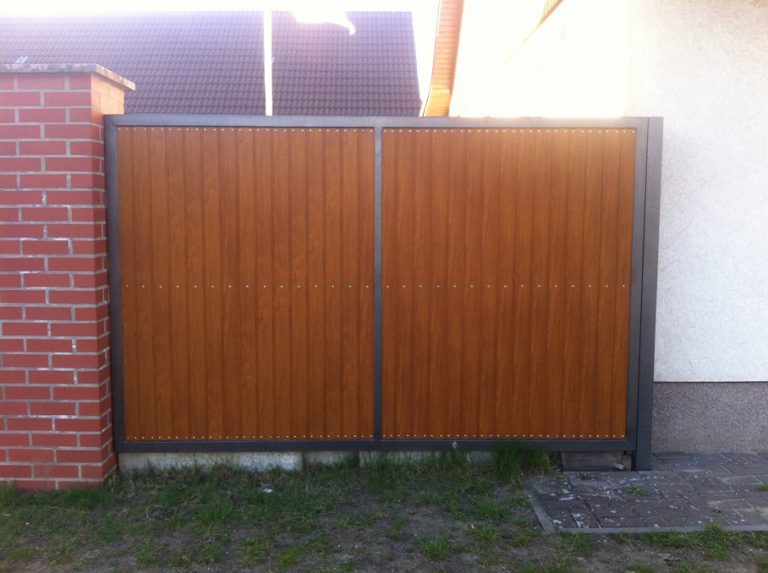 Sichtschutzzaun Tor mit Kunststoff aus Polen Zäune aus Polen