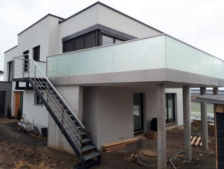 Vorstellbalkon selbsttragend aus Stahl Zäune aus Polen