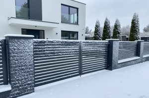 schmiedezaun-modern-winter