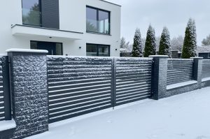 schmiedezaun-modern-winter